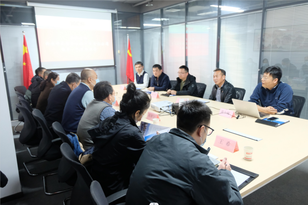 陜西省總商會(huì)副會(huì)長、西安華歐精密機(jī)械有限公司董事長樊延都一行來西馳參觀交流(圖1)